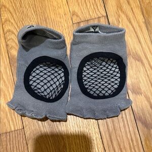 Arebesk “Phish Net” Pilates Grip Socks